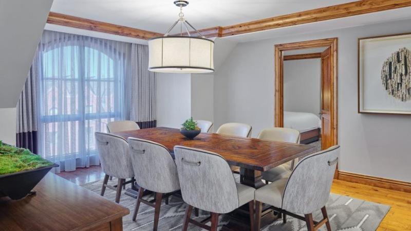 St Regis Club 2 Bedroom Luxury Apartment